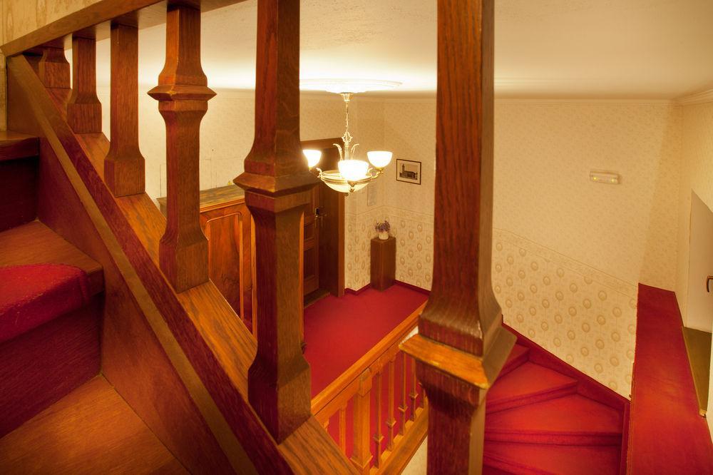 Hotel At The Golden Scissors Прага Екстер'єр фото