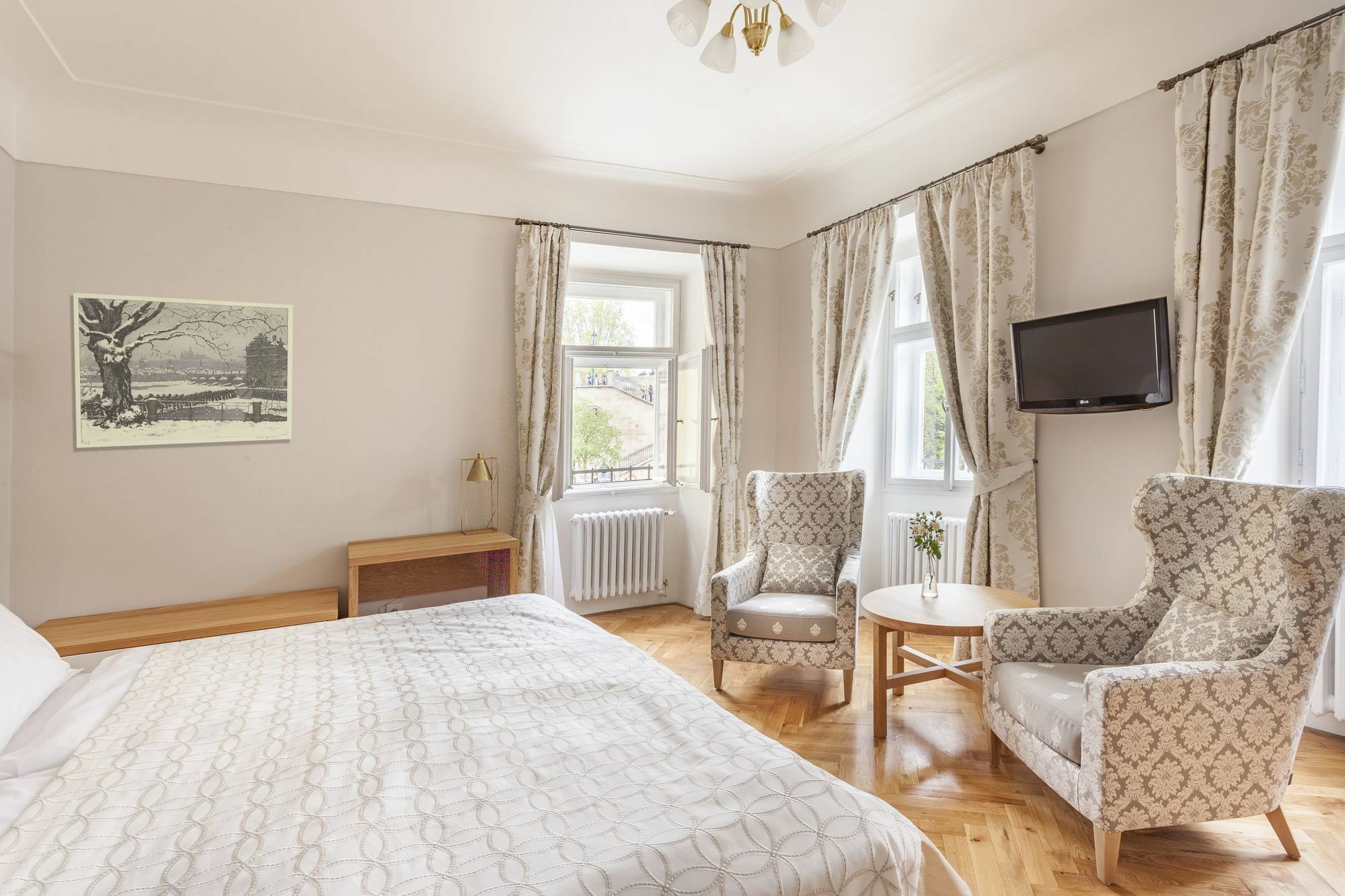 Hotel At The Golden Scissors Прага Екстер'єр фото
